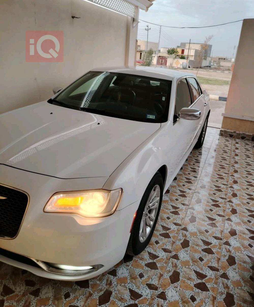 كرايسلر 300